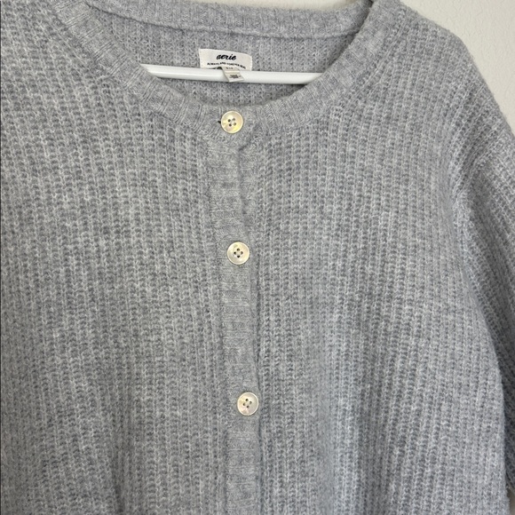 Aerie Unreal Short Sleeve Light Gray Button-Up Cardigan small - Picture 4 of 7
